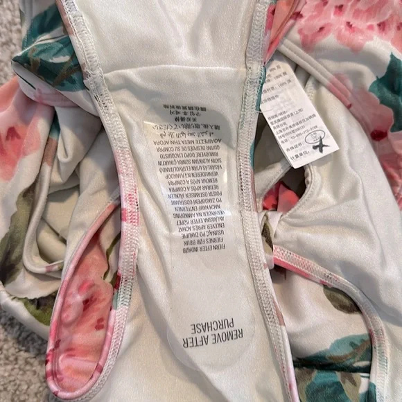 One Piece One Shoulder Swimsuit - Picture 3 of 3